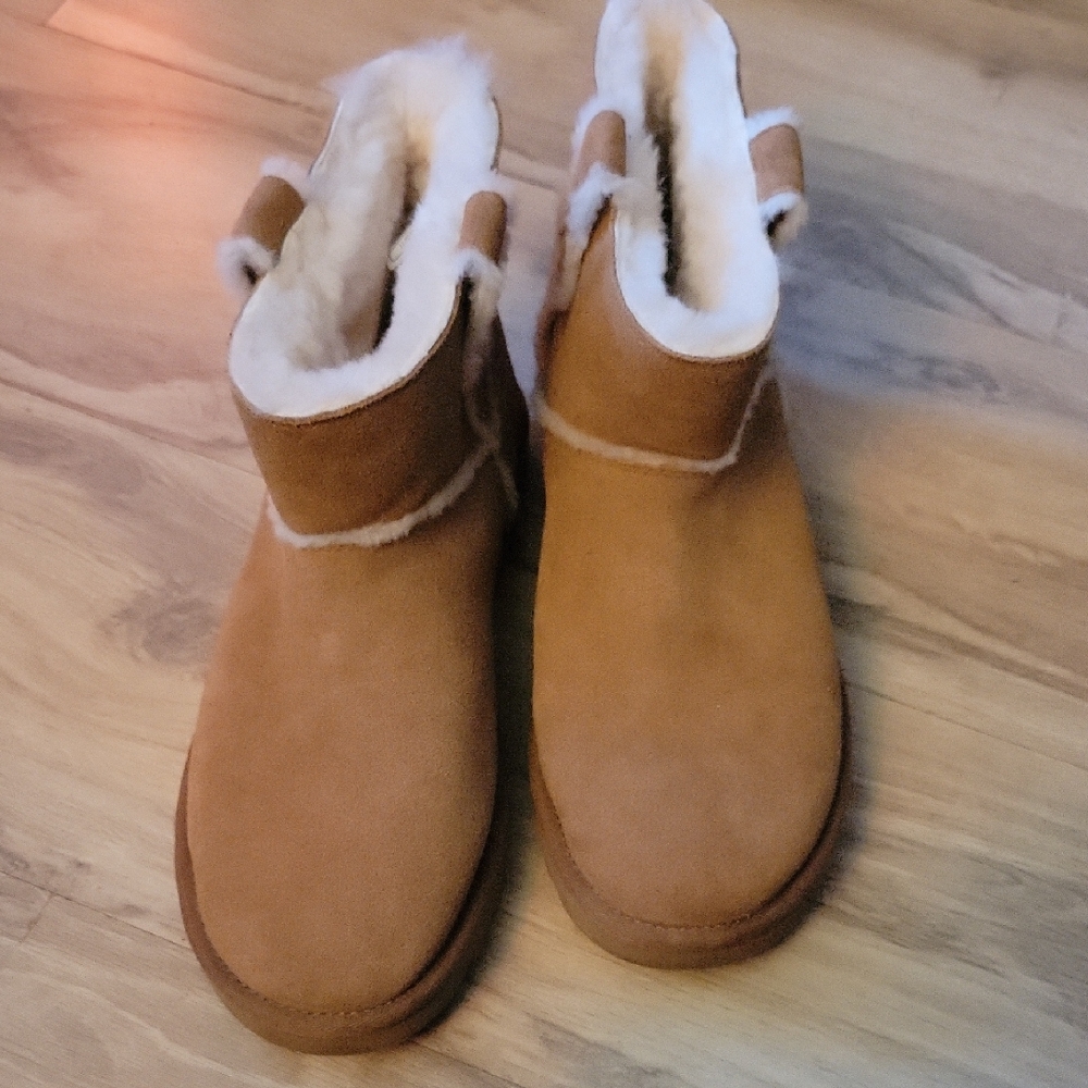 Ugg Coquette Womens Size 10